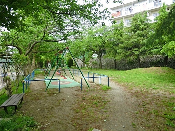 逗子市山の根３丁目４期　全２棟２号棟(アザリエ望洋公園)