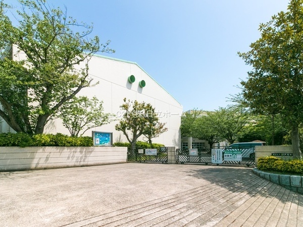 戸塚区戸塚町　全３棟２号棟(横浜市立南戸塚中学校)