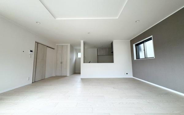 保土ケ谷区釜台町　全2棟A棟