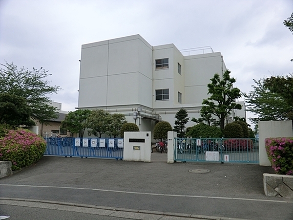 川崎市麻生区白鳥２丁目の新築一戸建(川崎市立片平小学校)