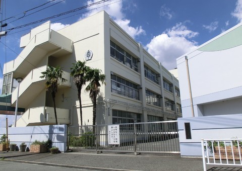 横浜市都筑区南山田町の土地(横浜市立中川中学校)