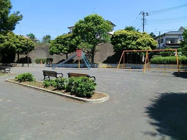 瀬谷区阿久和東2丁目(阿久和小金第一公園)