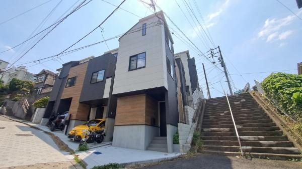 横浜市神奈川区栗田谷の中古一戸建て