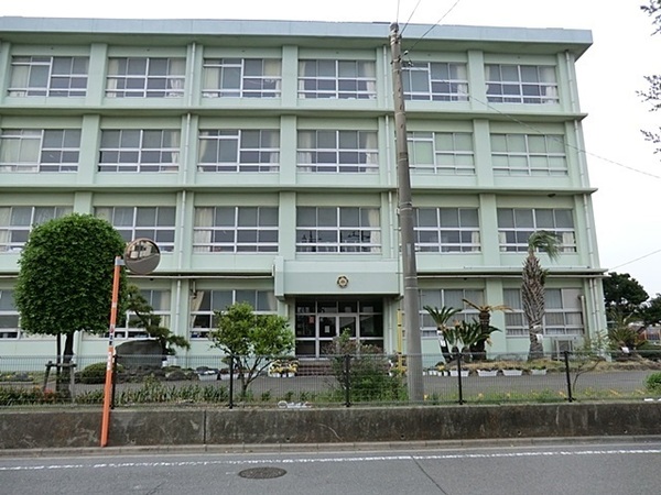 平塚市第1黒部丘　全２棟１号棟(なでしこ小学校)