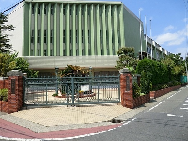 逗子市久木８丁目(聖和学院幼稚園)