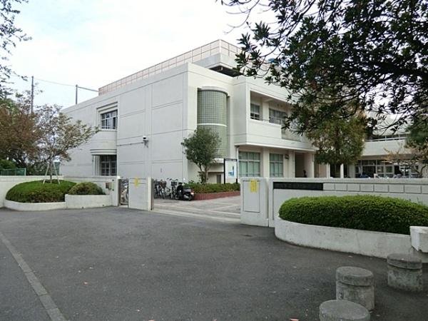 金沢区釜利谷西３丁目(横浜市立釜利谷中学校)