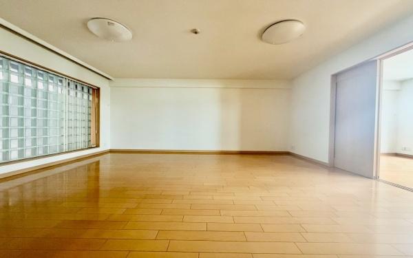 リリファ横濱山下町（画・元街小・港中）