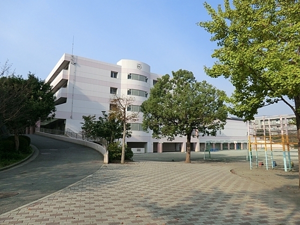 泉区白百合3丁目(横浜市立西が岡小学校)