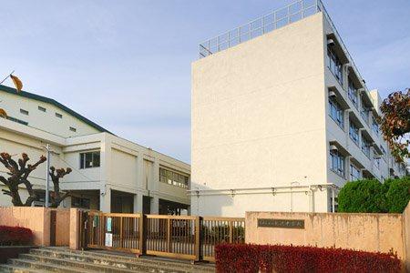 世田谷区下馬５丁目の土地(世田谷区立北沢中学校)