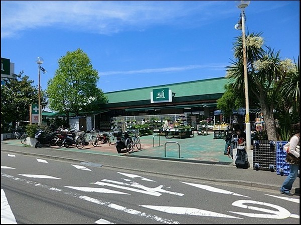 リーベスト保土ヶ谷H号棟(ＦＵＪＩ新桜ケ丘店)