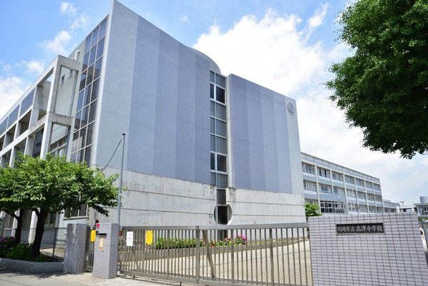 川崎市高津区溝口６丁目の新築一戸建(川崎市立高津小学校)