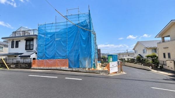 金沢区富岡西4丁目　全１棟