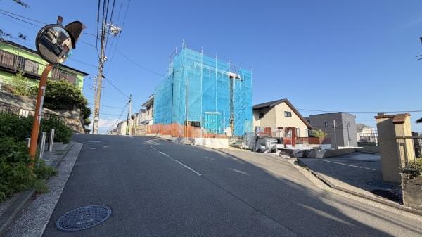 金沢区富岡西4丁目　全１棟
