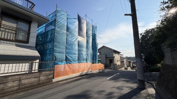 金沢区富岡西4丁目　全１棟