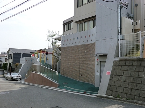 青葉区大場町　全2棟B号棟(大場白ゆり幼稚園)
