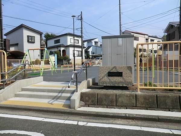 横浜市港南区下永谷３丁目の新築一戸建(下永谷第三公園)