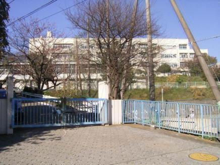横浜市港南区上大岡東２丁目の新築一戸建(横浜市立上大岡小学校)