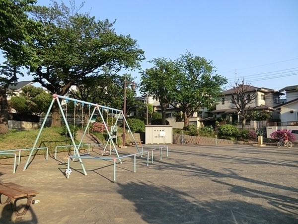 横浜市港南区芹が谷４丁目の土地(渡戸東公園)