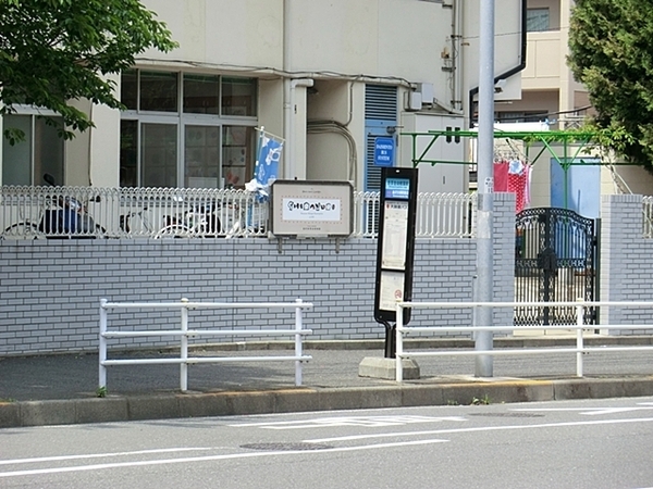 金沢文庫パークハウス３番館(金沢白百合幼稚園)