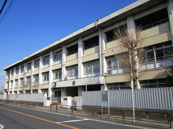 メゾンドール多摩川(川崎市立稲田中学校)