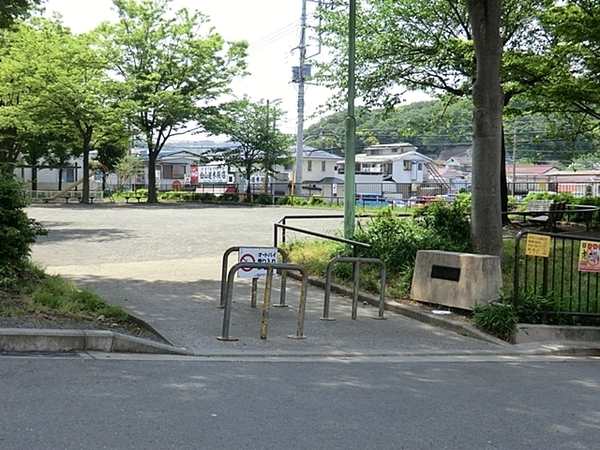 金沢区高舟台１丁目(白山道公園)