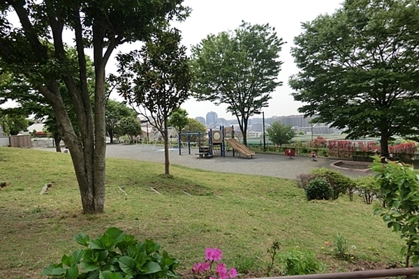 保土ケ谷区峰岡町３丁目　全３棟２号棟(峰岡町三丁目公園)