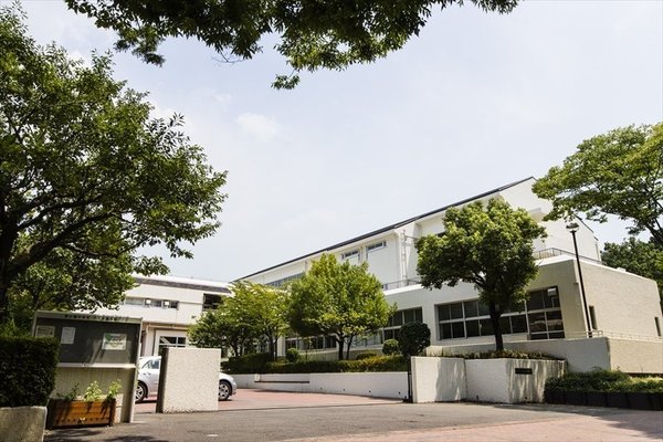 シティテラス横濱仲町台弐番館(横浜市立茅ケ崎中学校)