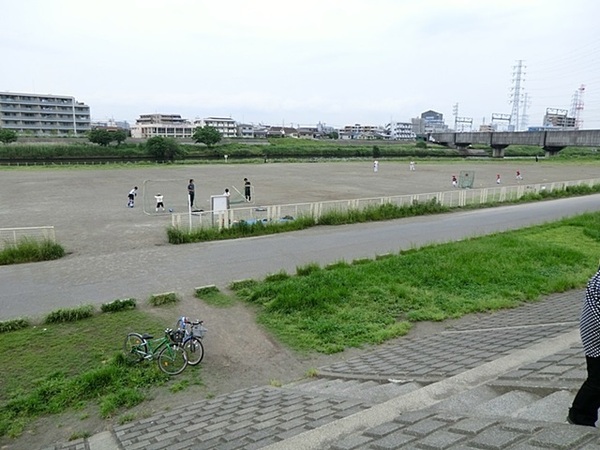 パークシティ綱島壱番街(鶴見川樽町公園)
