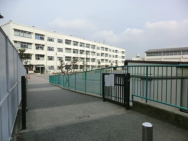 横浜市旭区笹野台３丁目の中古一戸建て(横浜市立笹野台小学校)