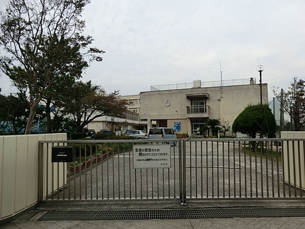 港南台ひばり団地5号棟(横浜市立港南台第一中学校)