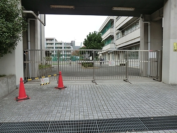 ヴェレーナ西横浜パークフロント(横浜市立岡野中学校)