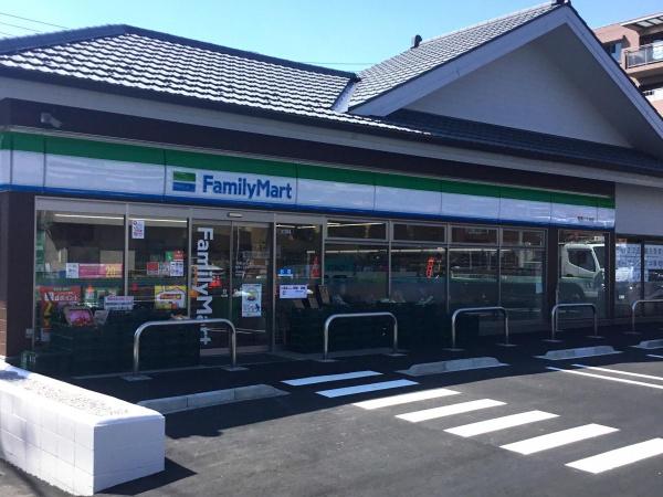 ヴェルビュ鷺沼パークサイド(ファミリーマート有馬二丁目店)