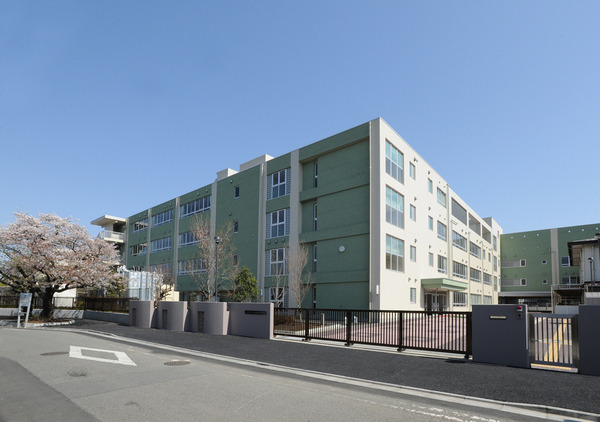 川崎市高津区諏訪２丁目の新築一戸建(川崎市立東高津小学校)
