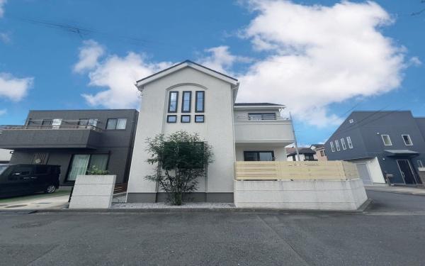 緑区北八朔町　戸建て