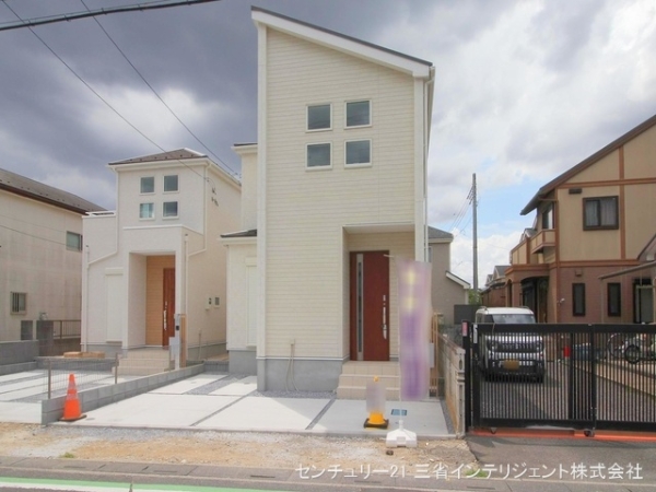 三郷市彦成１丁目の新築一戸建