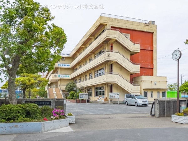 三郷市早稲田4丁目の新築一戸建(三郷市立早稲田中学校)