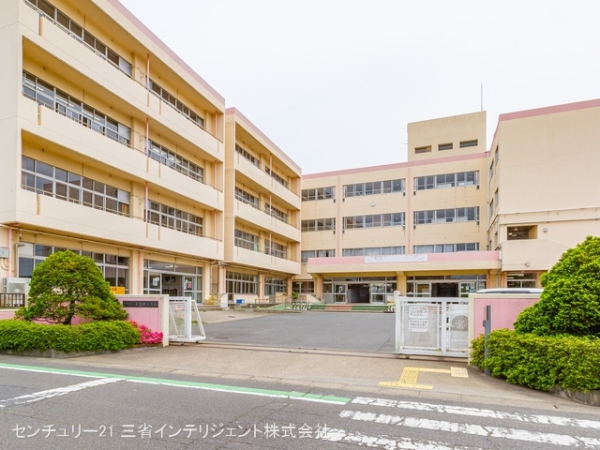 吉川市中曽根1丁目の新築一戸建(吉川市立中曽根小学校)
