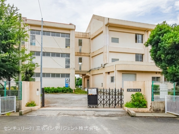 吉川市中井2丁目の新築一戸建(吉川市立三輪野江小学校)