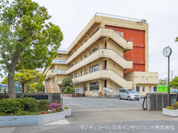 三郷市早稲田4丁目の新築一戸建(三郷市立早稲田中学校)