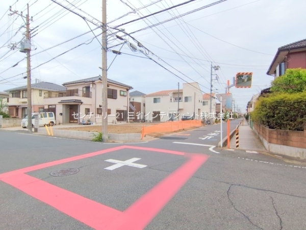 三郷市戸ケ崎1丁目の土地(前面道路含む現地写真)