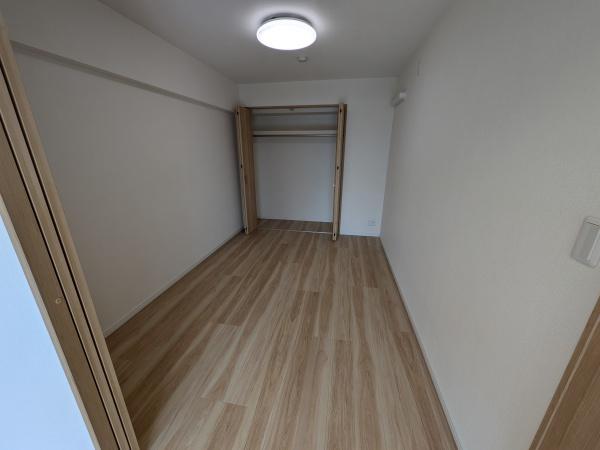 ヴイ・シティ草加　四番館