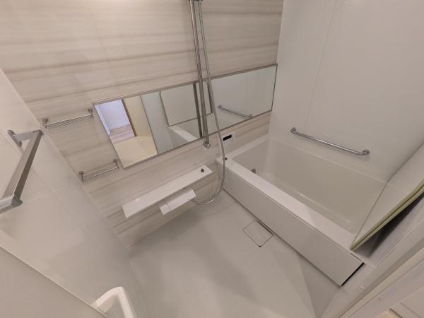 ヴイ・シティ草加　四番館