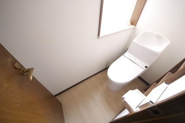 松戸市八ケ崎3丁目の中古一戸建て(トイレ)
