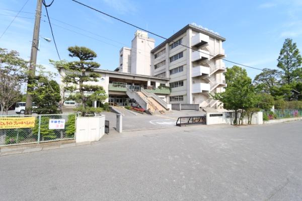 越谷市大字弥十郎の中古一戸建て(越谷市立新栄中学校)