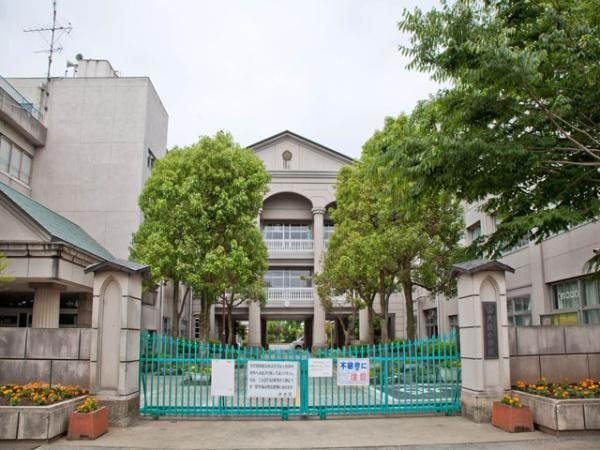 越谷市大字大竹の土地(越谷市立大袋小学校)