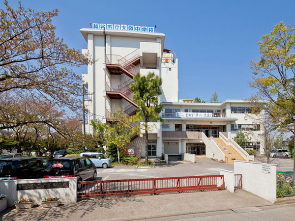 越谷市大字大竹の土地(越谷市立大袋中学校)