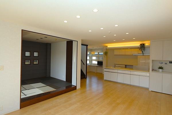 越谷市東大沢３丁目の中古一戸建