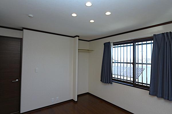 越谷市東大沢３丁目の中古一戸建て