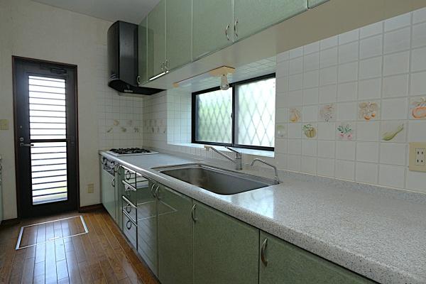 八潮市大字八條の中古一戸建て
