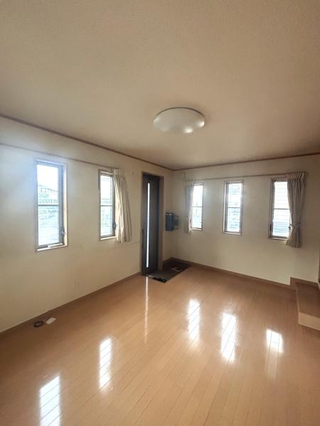 流山市三輪野山４丁目の中古一戸建て